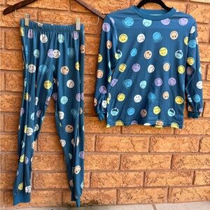 ▪️ 4/$25- Smiley World Graphic 2 Piece PJ Set